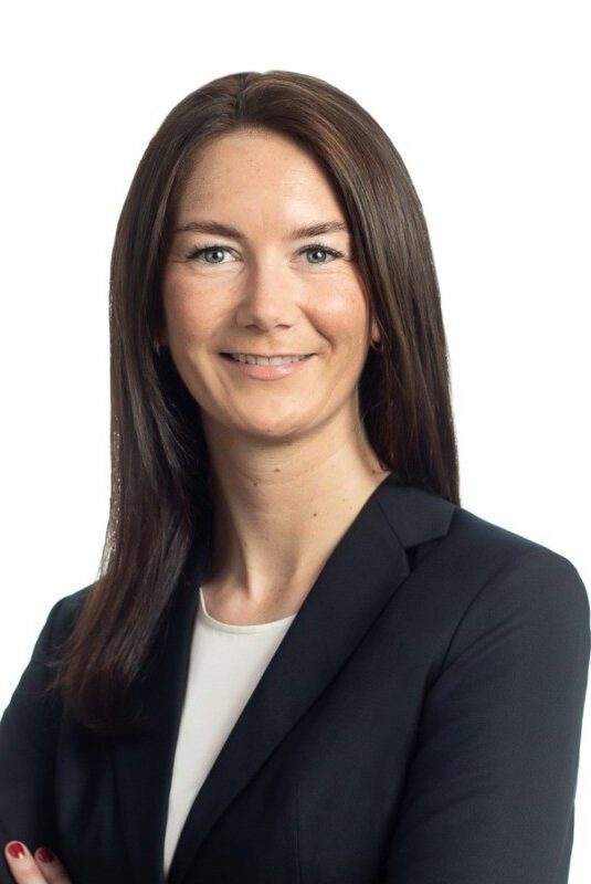 Speaker: Josefine Ulrich ECE  – Progressiv. Verhandlungsstark. Präzise.